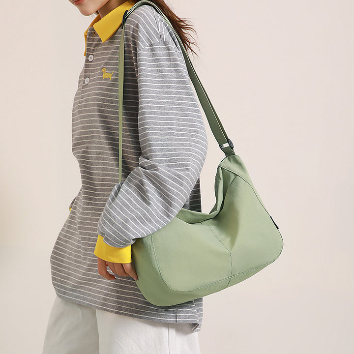 Zeitgenössische stilvolle Schultertasche Karnz