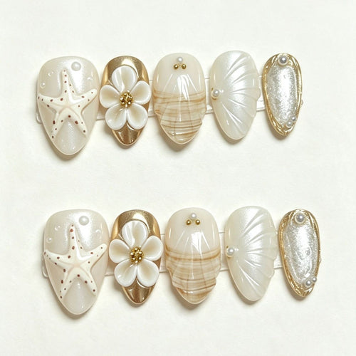 Kunstnagelset mit maritimen Motiven Karnz