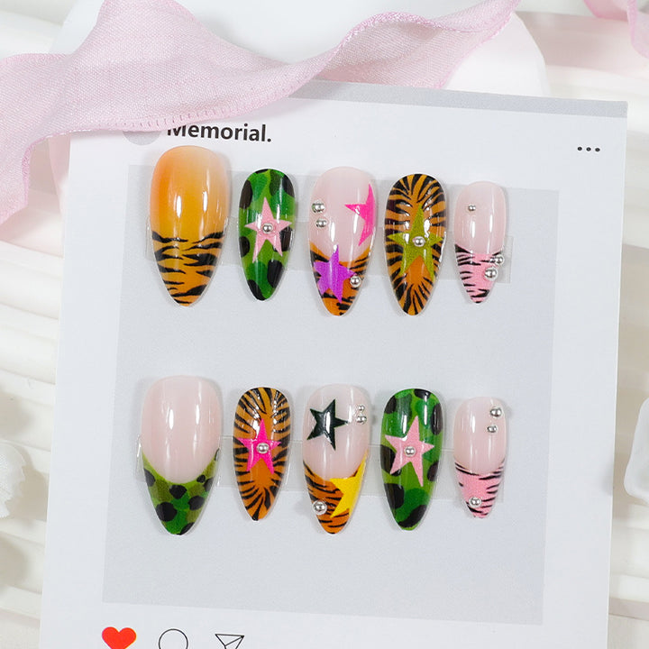 Kreatives Kunstnagelset Karnz