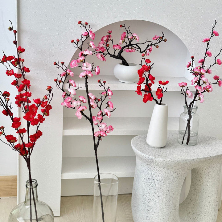 Dekorative Blumenarrangement für die Hausdekoration