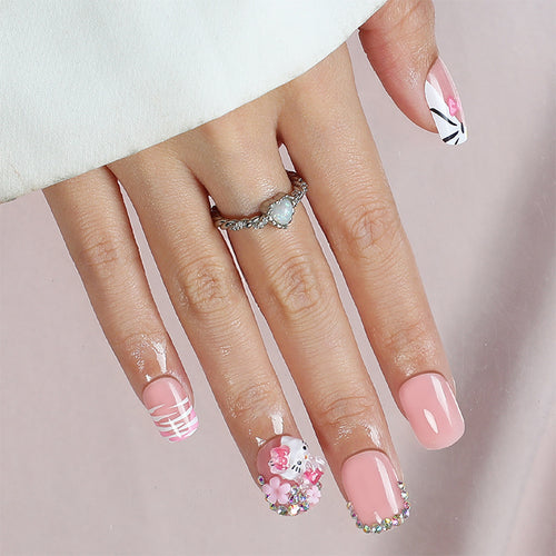 Künstlerisches Press-On Nagelset mit niedlichen Charakterdesigns Karnz
