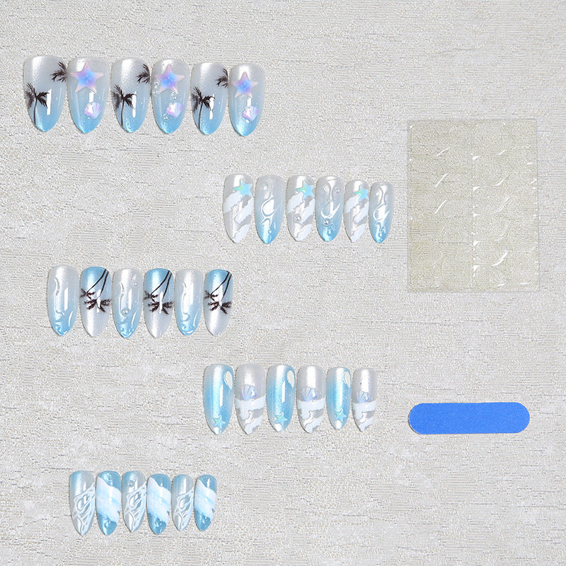 Kunstnagelset mit eleganten Wasser- und Meeresmotiven Karnz