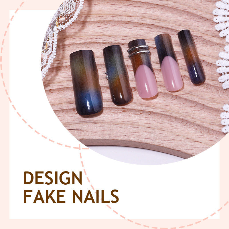Kunstnagelset mit elegantem Farbverlauf und verzierenden Akzenten Karnz