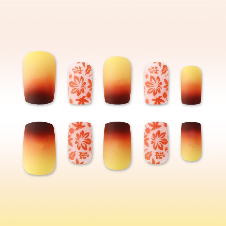 Künstlerisches Gradient Floral Nageldesign Karnz