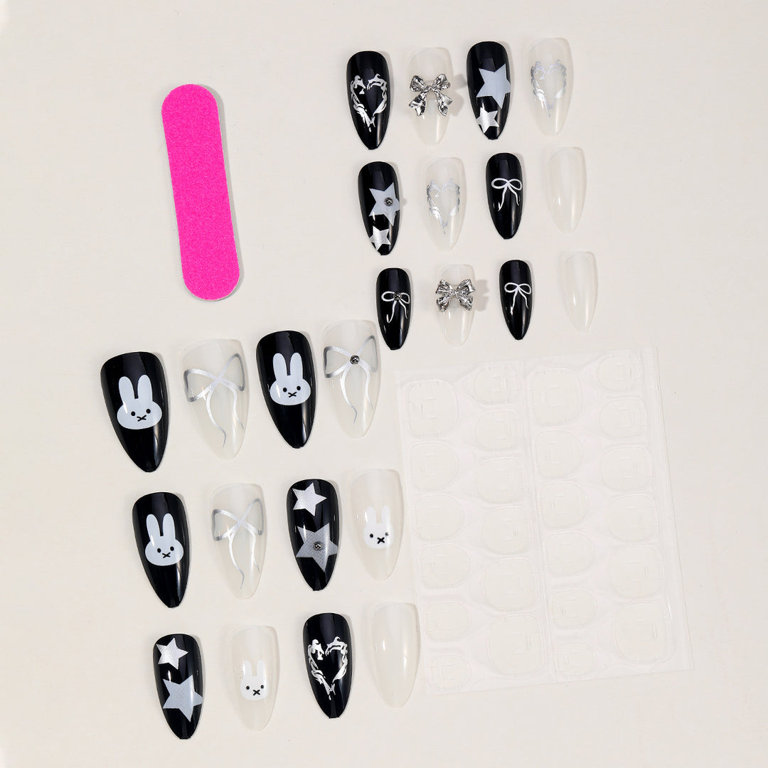 Dekorative gotische Nagelkunst-Verlängerungen Karnz