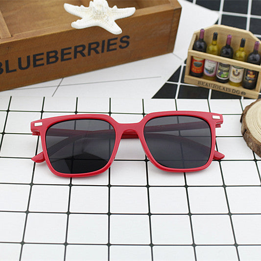 Damen moderne quadratische Sonnenbrille mit minimalistischer Rahmenstruktur Karnz