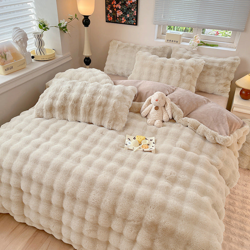 Plush-structured bedding set