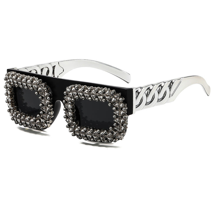 Damen Designer-Sonnenbrille mit extravaganten Nietenverzierungen Karnz