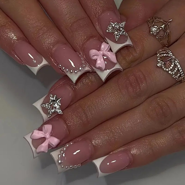 Künstliche Nagelspitzen mit glamourösem Schleifen und Strass-Design Karnz