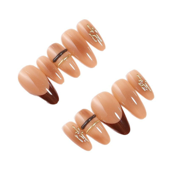 Elegante Ombre Press-On Nagelspitzen mit metallischen Akzenten Karnz