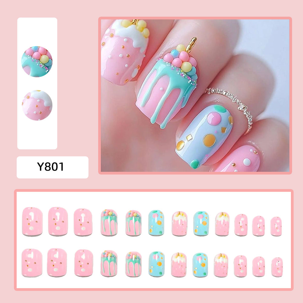 Kunstnägel mit Verspieltem Cupcake-Design Karnz