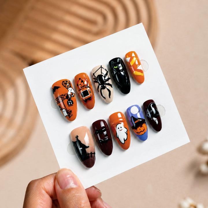 Kunstnagelset mit gruseligen Halloween-Motiven Karnz