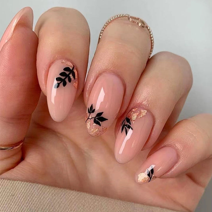 Elegante und stilvolle Kunstnagel-Kollektion Karnz
