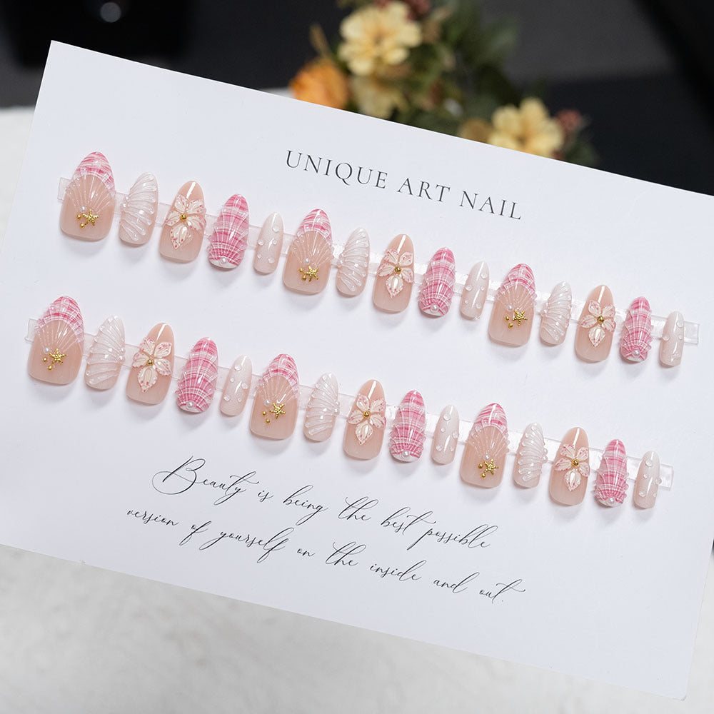 Muschel-inspirierten dekorativen Nagelkunst