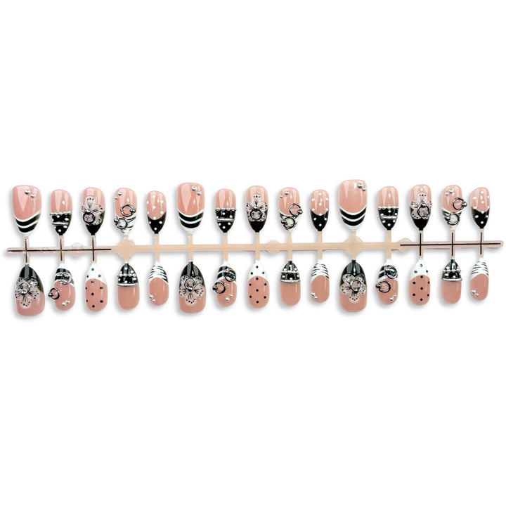 Stylisches Nail Art Press-On Set