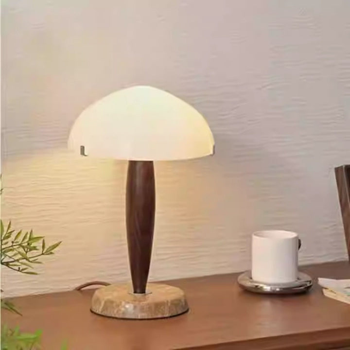 Moderne elegante Tischlampe