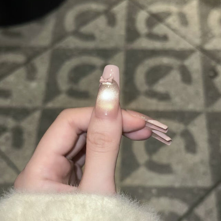 Wiederverwendbares Press-On-Nagelset mit eleganten Schleifenakzenten Karnz