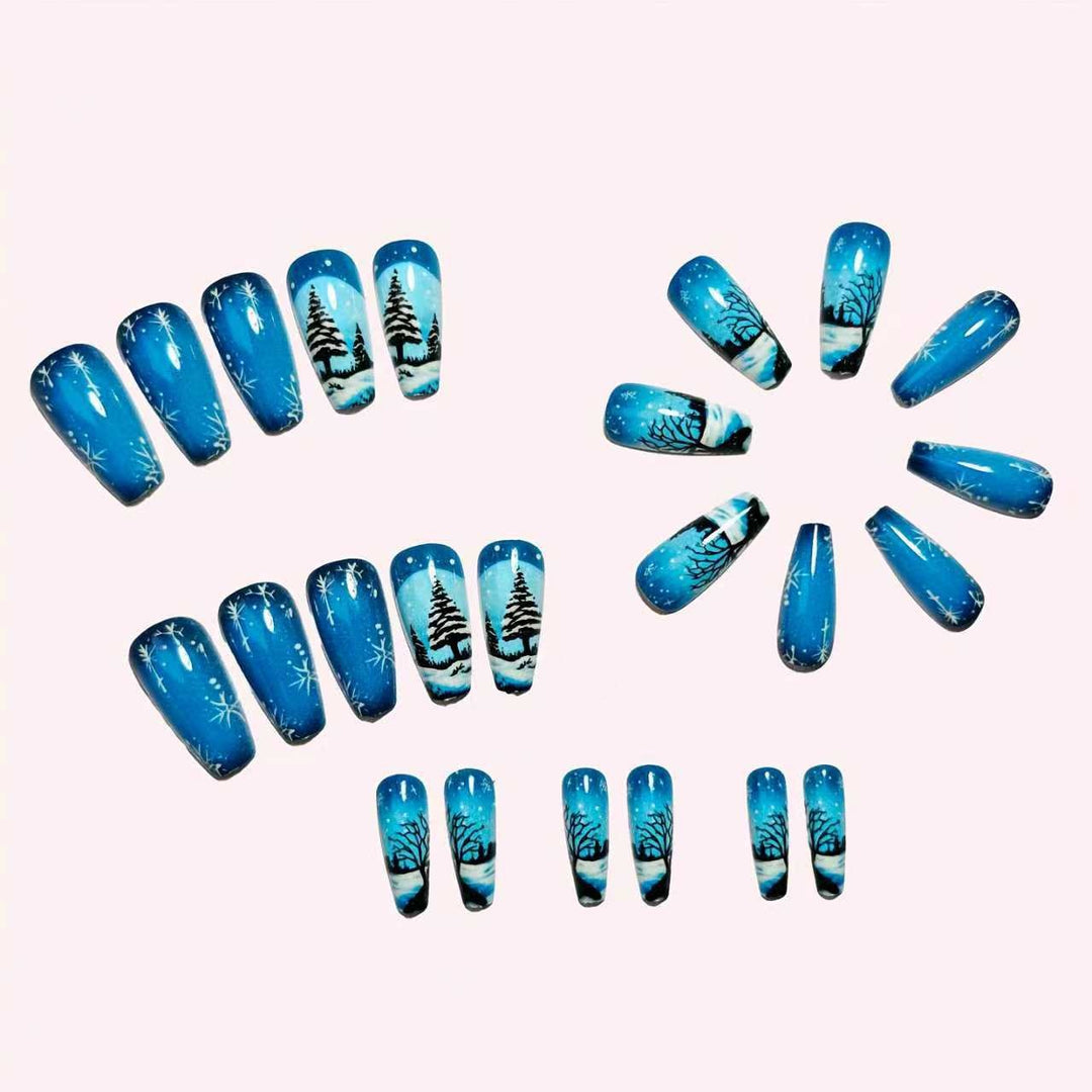 Künstlerische Winterlandschaft Nail Art