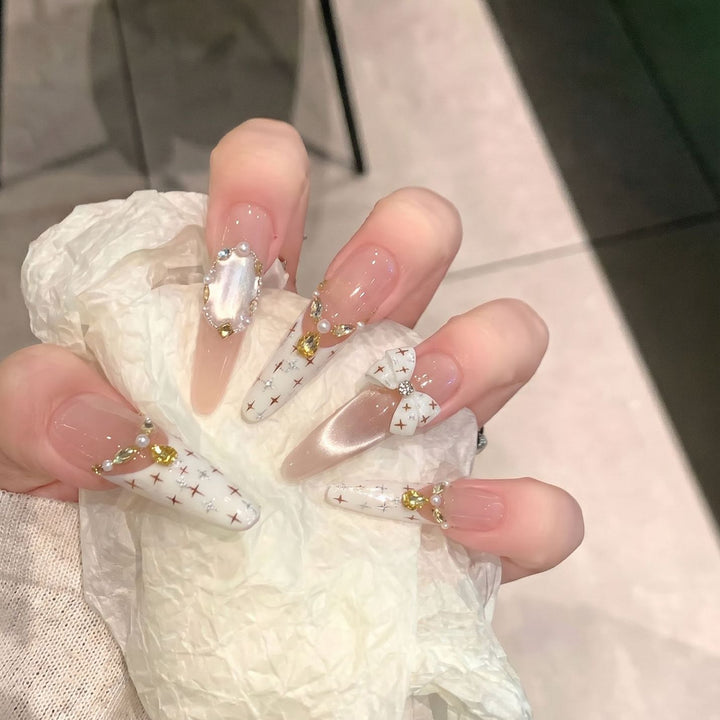 Dekorativer Nagelkunst Set Karnz