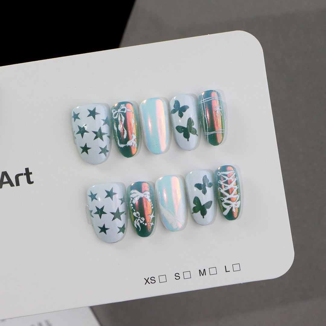 Dekoratives Press-On Nagelkunst-Set mit Schmetterlings- und Sternmustern Karnz