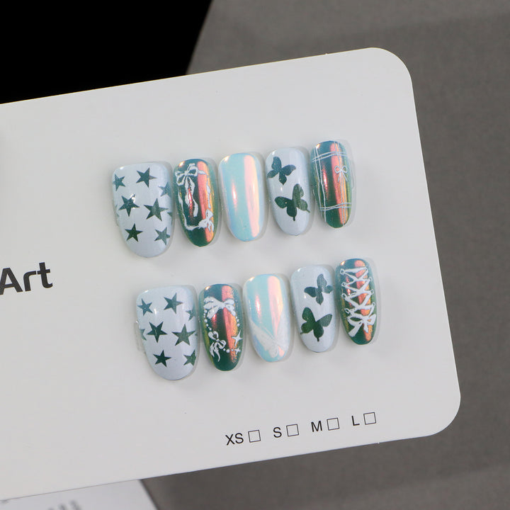 Dekoratives Press-On Nagelkunst-Set mit Schmetterlings- und Sternmustern Karnz