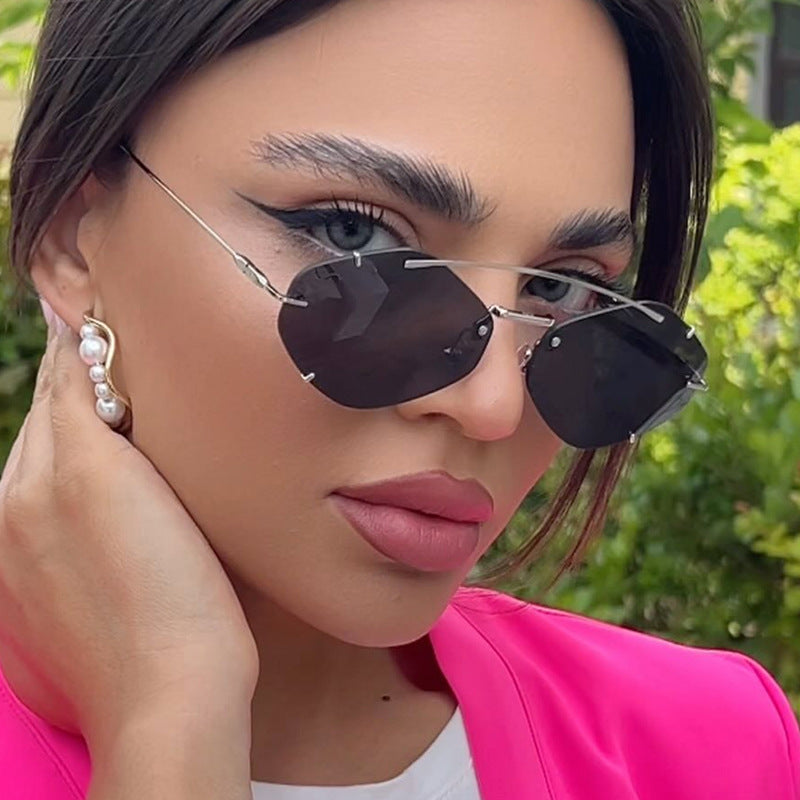 Damen geometrische Sonnenbrille mit ultraleichtem Metallrahmen Karnz