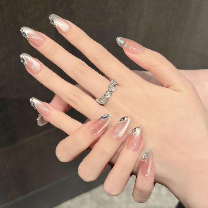Elegantes Press-On-Nagelkunst-Set mit Strass-Akzenten