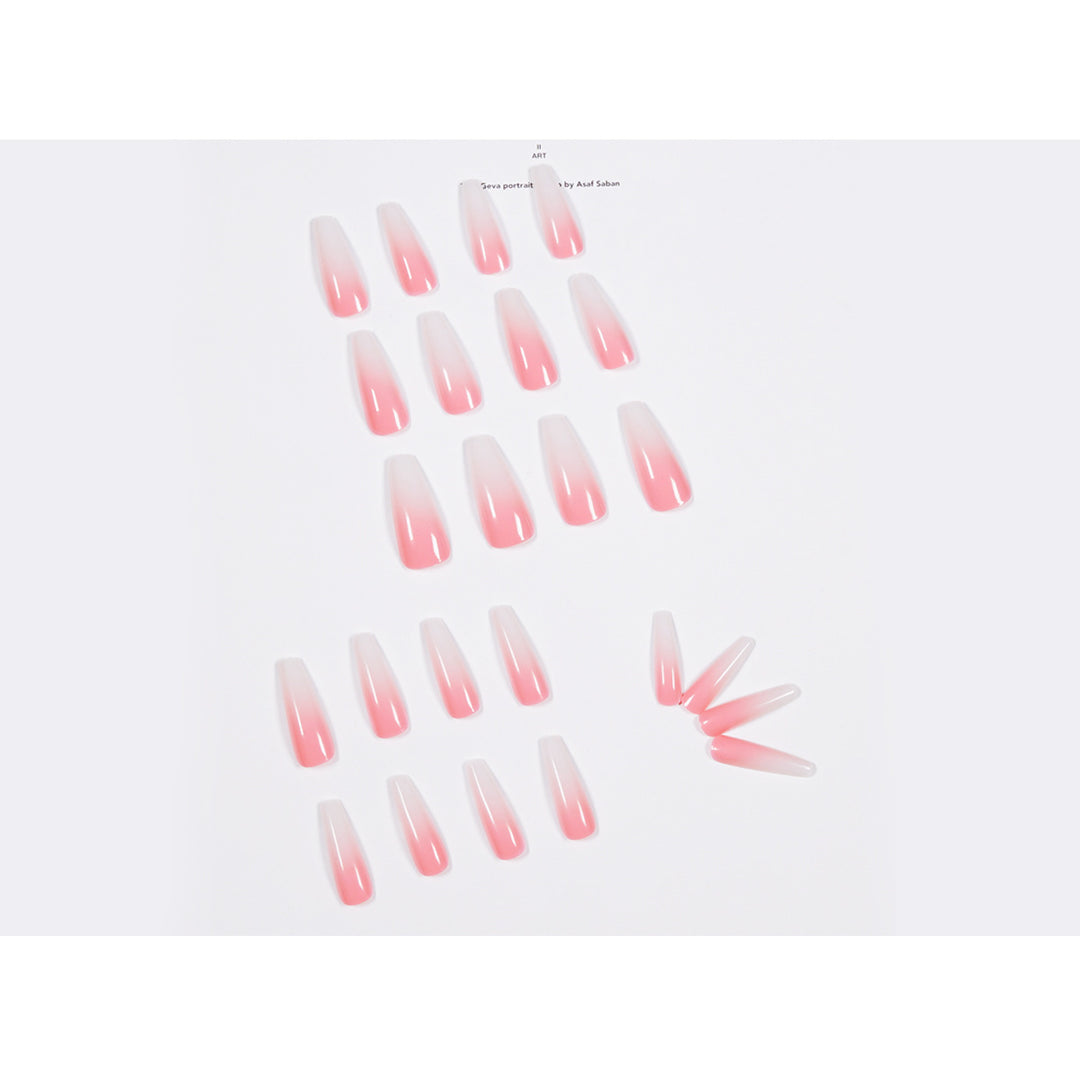 Kunstnagelset mit stilvollem Ombre-Design Karnz