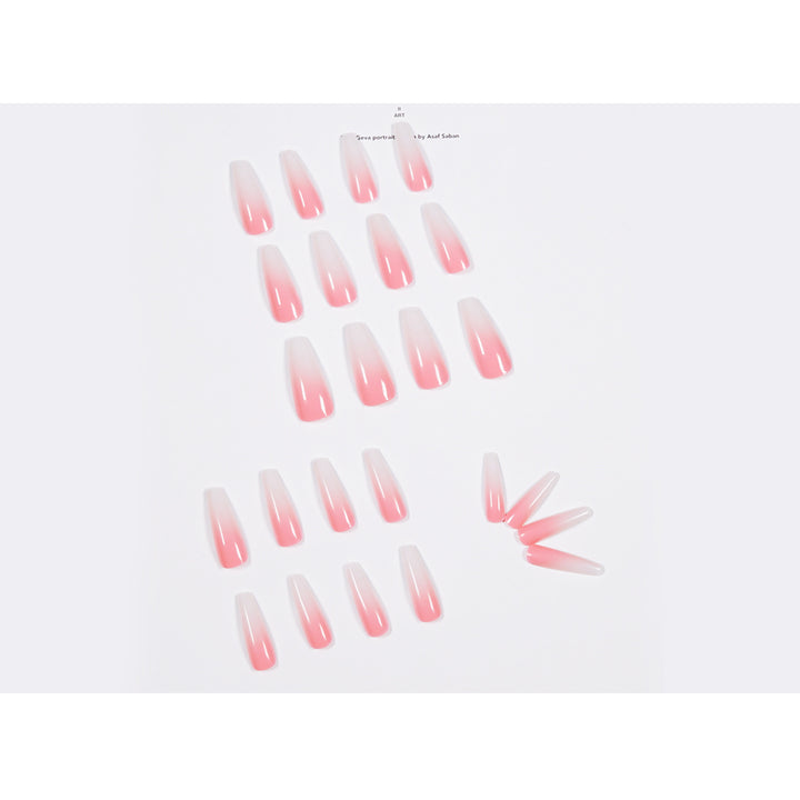 Kunstnagelset mit stilvollem Ombre-Design Karnz