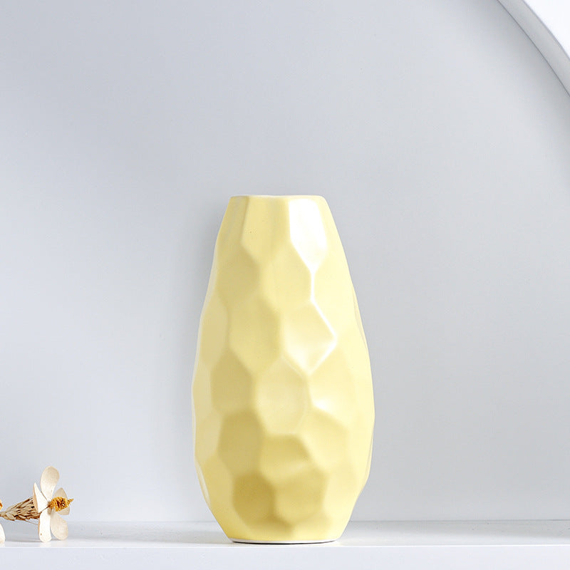 Einzigartige geometrische Keramikvase Karnz