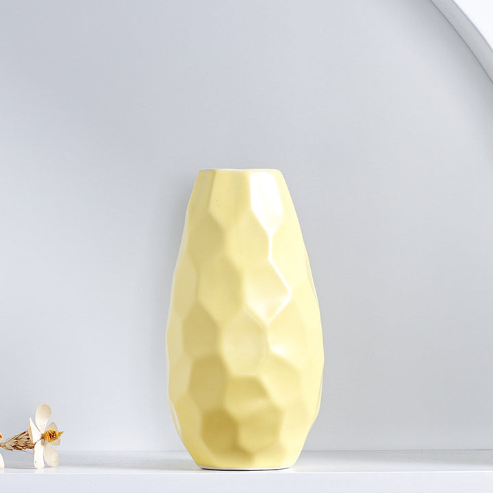 Einzigartige geometrische Keramikvase Karnz