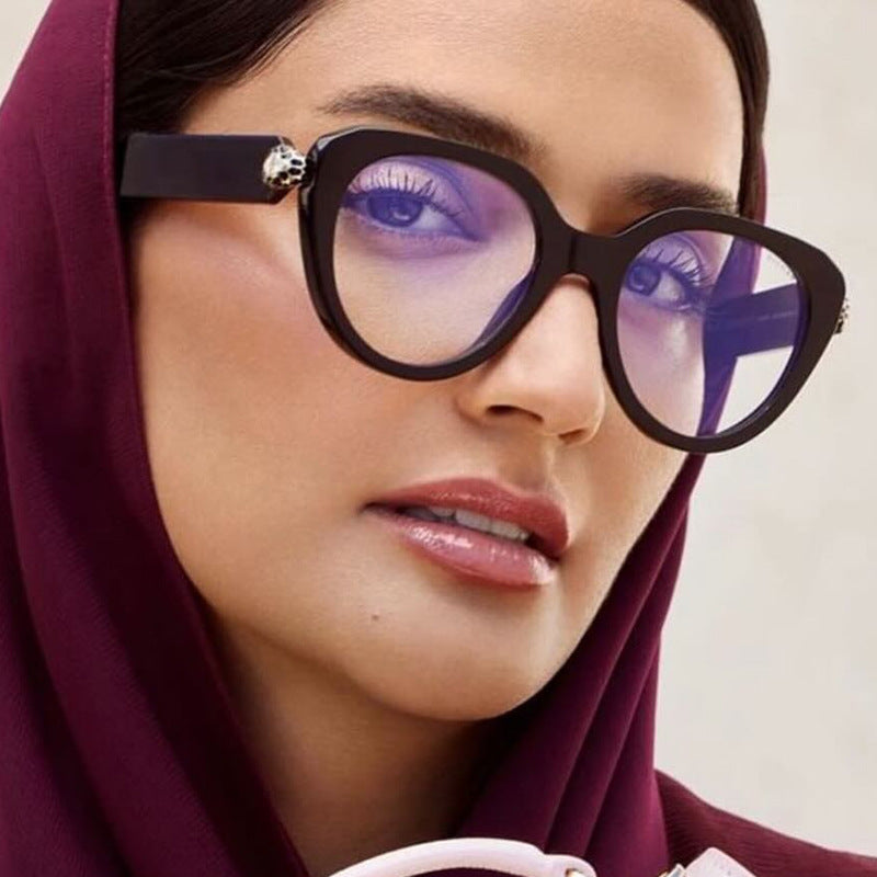 Damen Cat-Eye Sonnenbrille mit goldenen Akzenten und schützendem UV-Filter Karnz