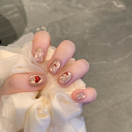 Künstlerisches Herz-Themen Press-On Nail Art Set Karnz