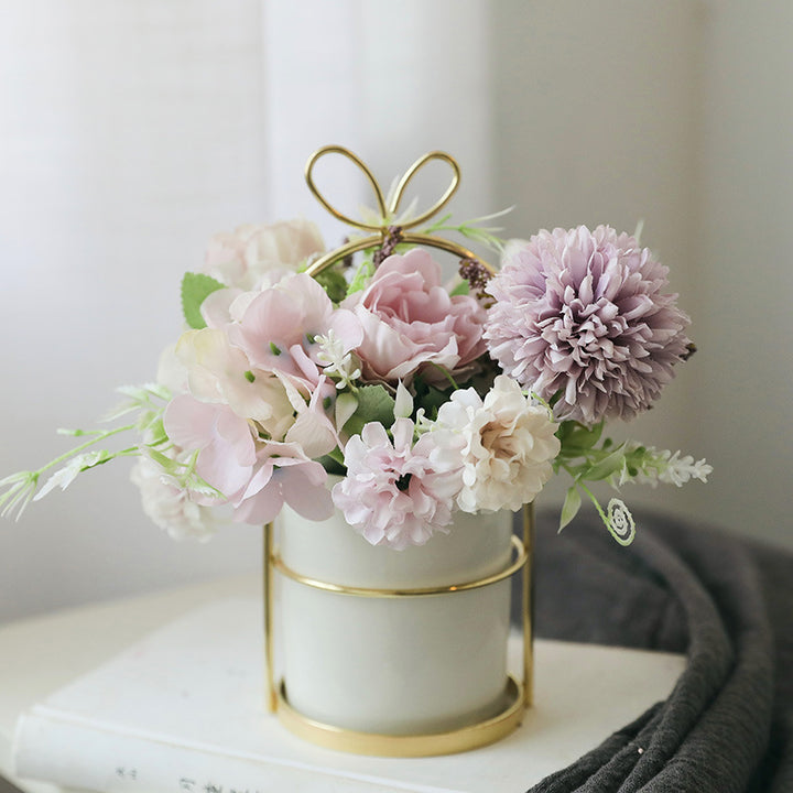Elegante florale Tischdekoration Arrangement