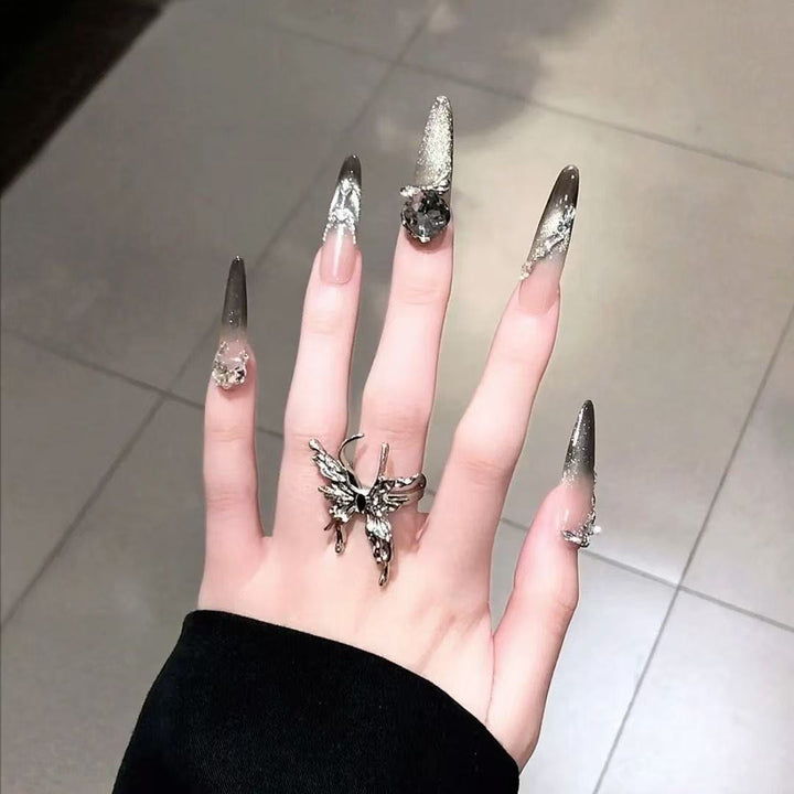 Künstlerische Kristallverzierte Stiletto-Nagelverlängerungen Karnz