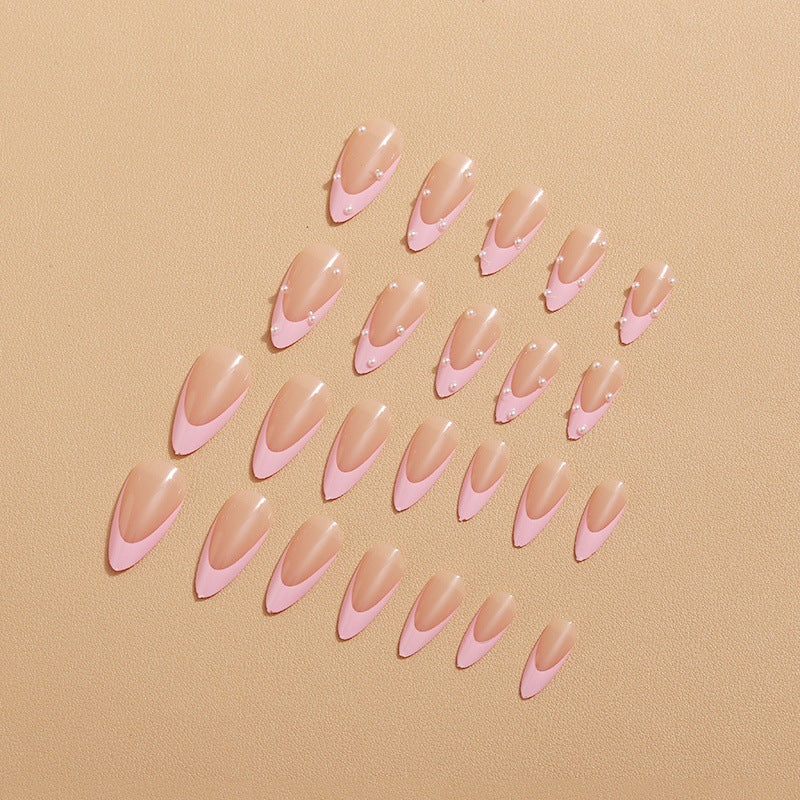 Kunstnagelset mit glamourösen 3D-Verzierungen und elegantem Desig Karnz