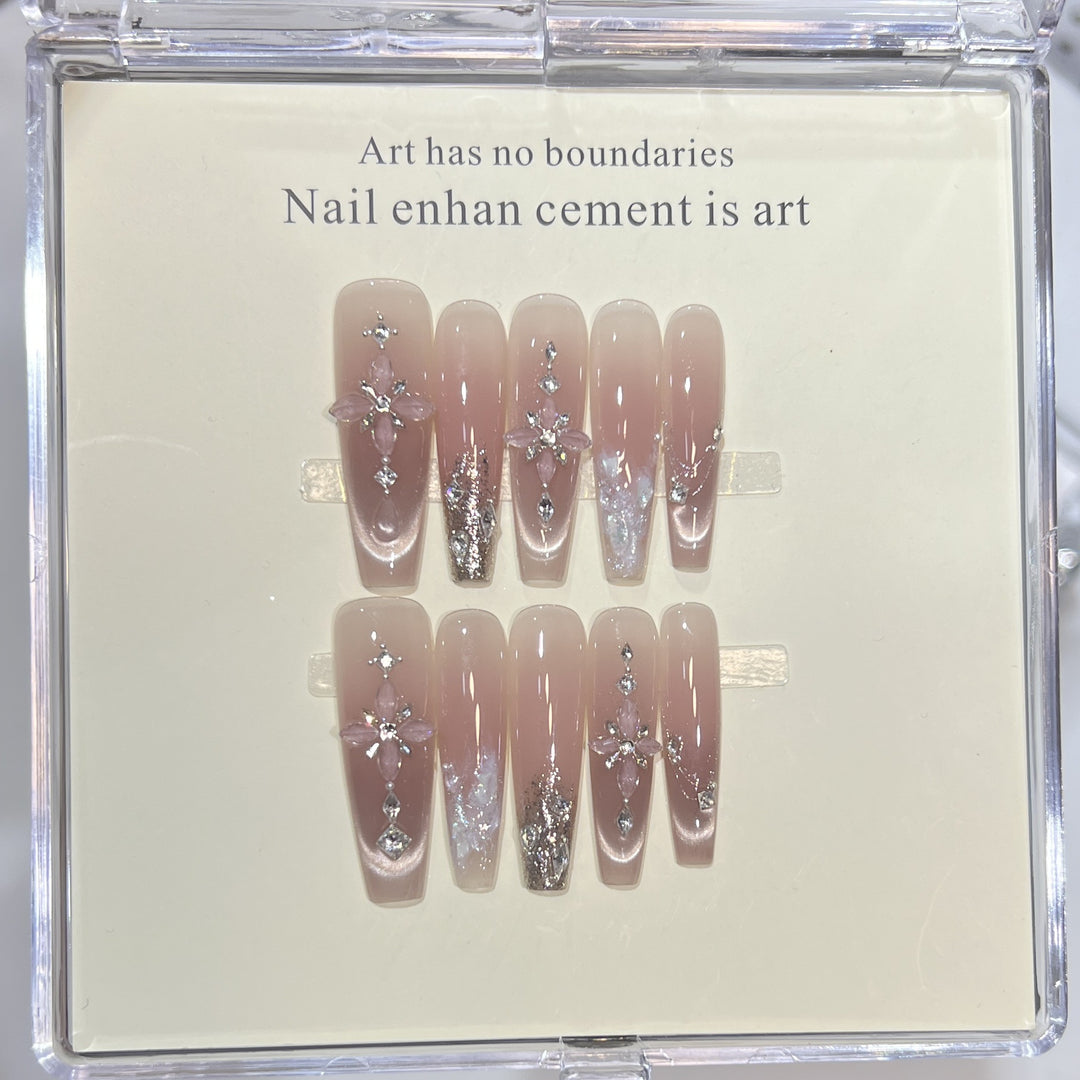 Glamouröse lange Stiletto-Nagelspitzen Karnz