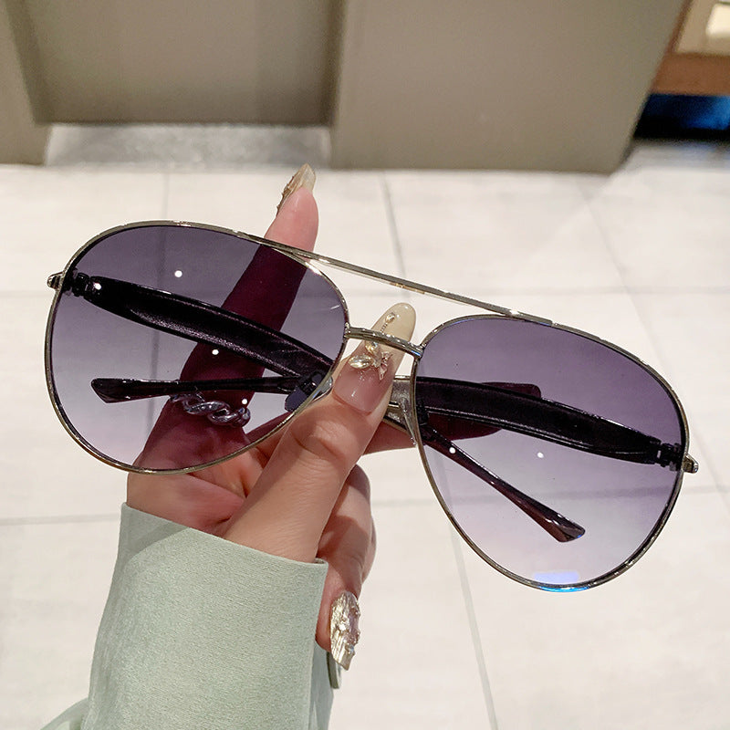 Damen exklusive Designer-Brille mit eleganten Details und hochwertigem Metallrahmen Karnz