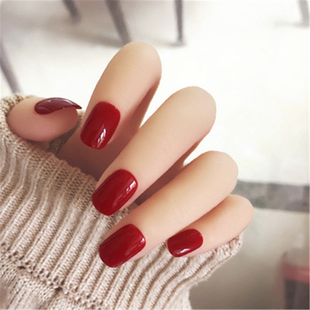 Klassisches Rotes Press-On Nagelset