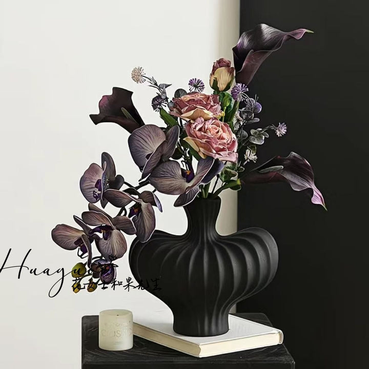 Lebensechte Blumensträuß-Anordnung