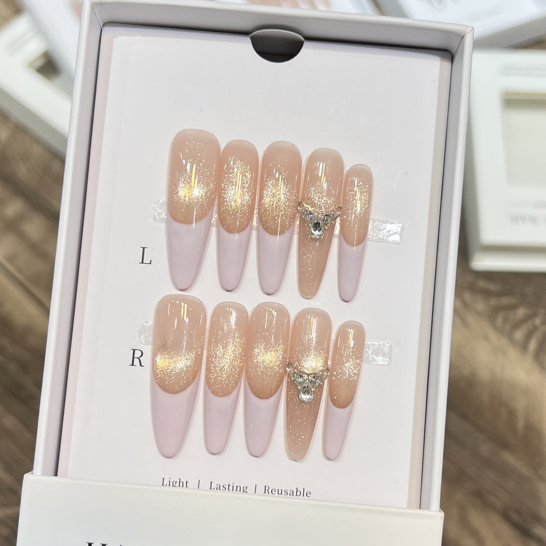 Luxuriöse dekorative Press-On-Nagelspitzen