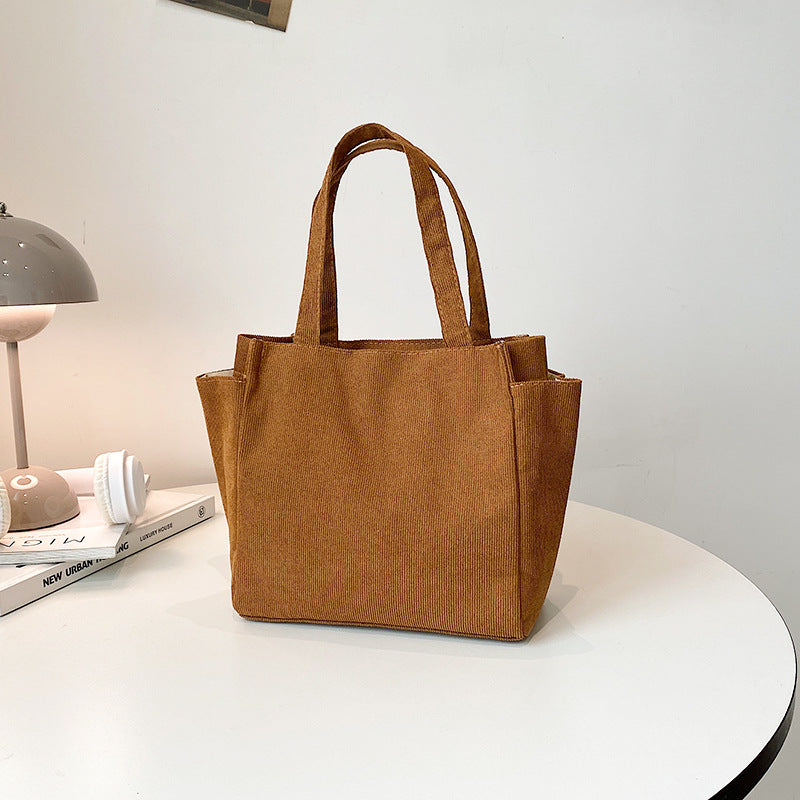Texturierte Cordura-Tote-Tasche mit niedlichem Plüsch-Anhänger