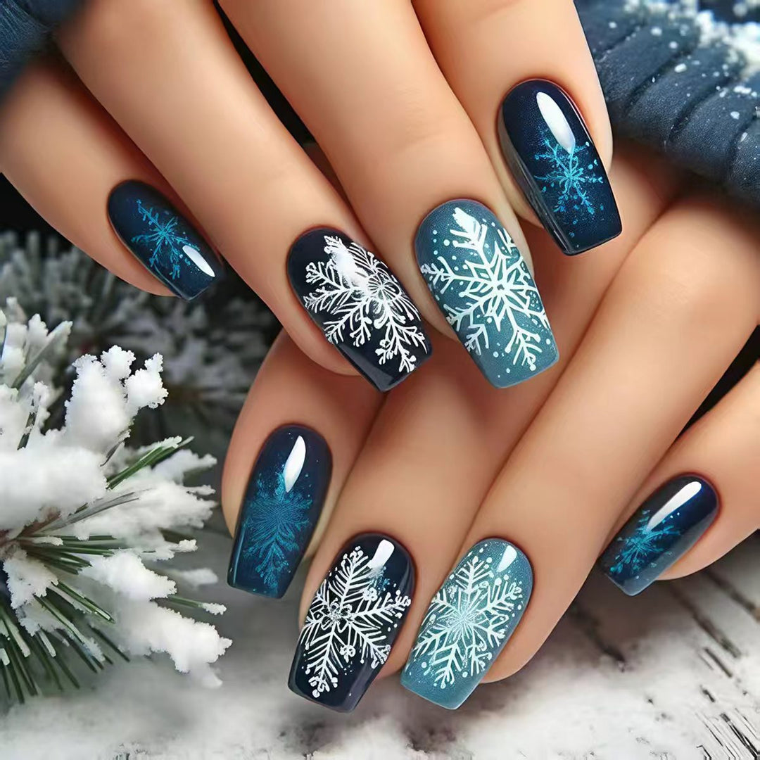 Kreative Kunstnägel Im Winterlichen Schneeflocken-Design Karnz