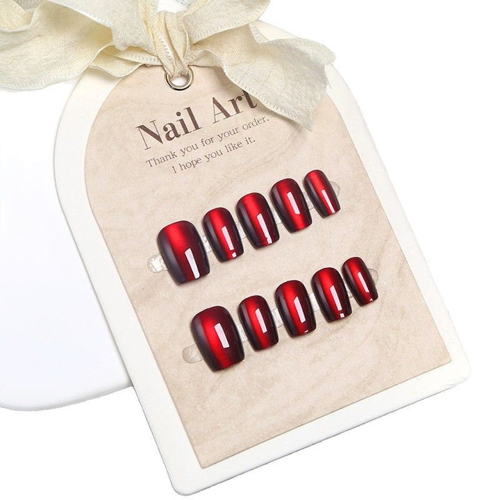 Glänzendes Press-On Nagelset mit elegantem Finish Karnz
