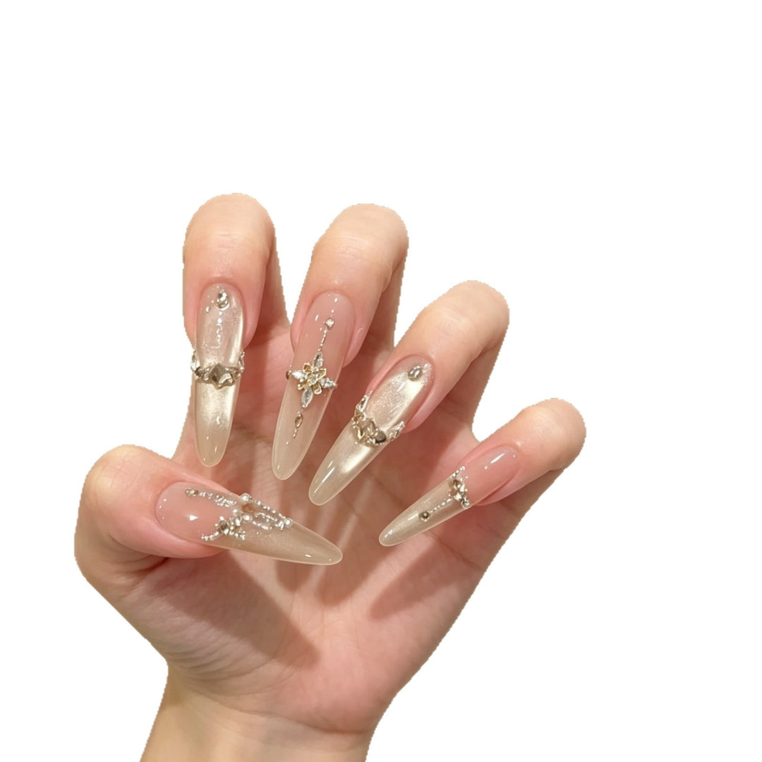 Elegantes Stiletto Press-On Nagelkunstset mit Edelsteinakzenten
