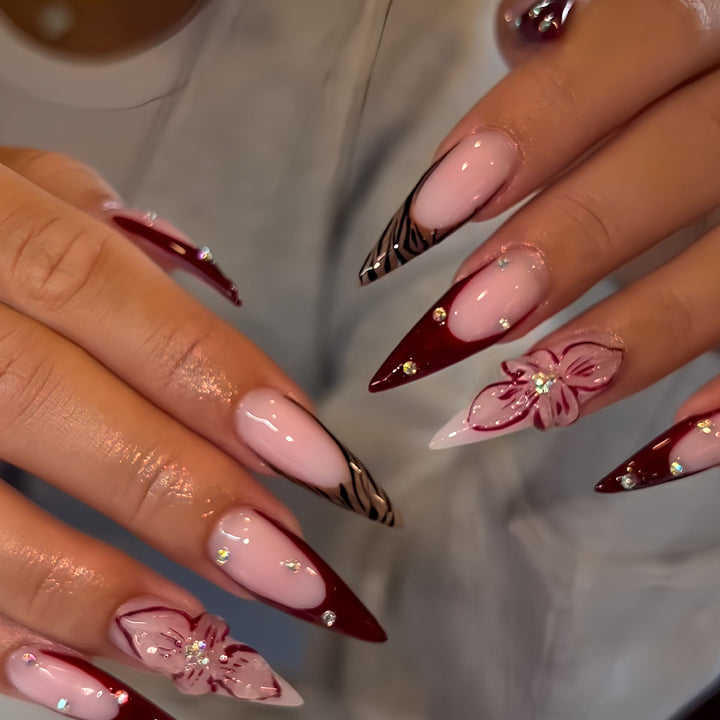 Dekorative Nagelkunst Karnz