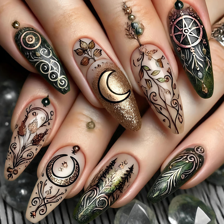Elegantes Nageldesign Karnz