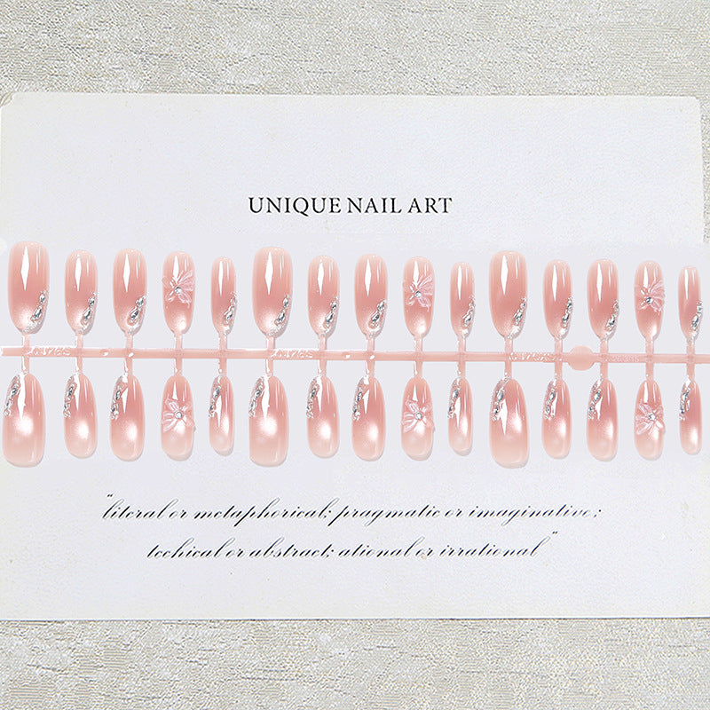 Kunstnagelset mit elegantem Ombre-Design und funkelnden Akzenten Karnz