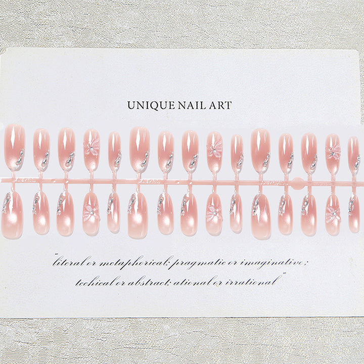 Kunstnagelset mit elegantem Ombre-Design und funkelnden Akzenten Karnz