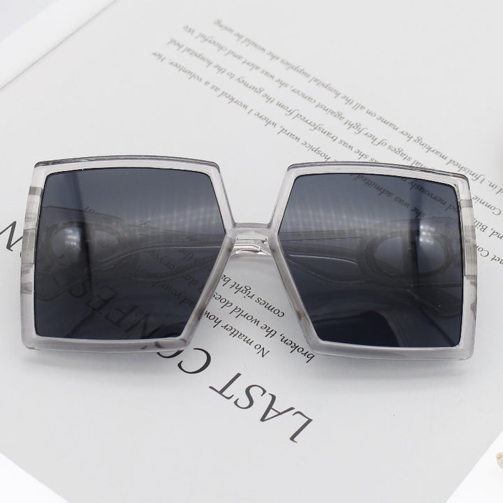 Damen quadratische Sonnenbrille mit luxuriösem Rahmen Karnz